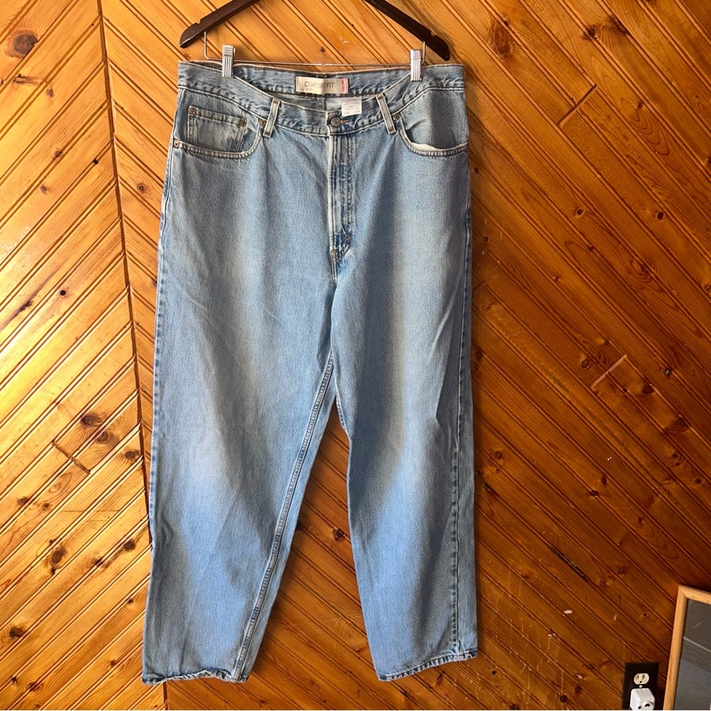 Retro Levi's 560 Light Blue Denim Jeans 38x34
